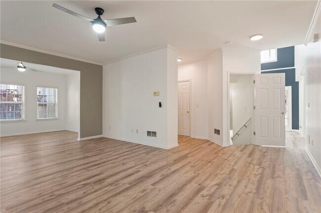 Building Photo - 133 Parkstone Way