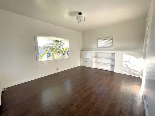 Building Photo - Upgraded Hacienda Style Home!