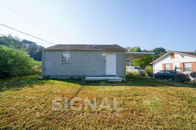 Building Photo - 128 Ann Dr SW