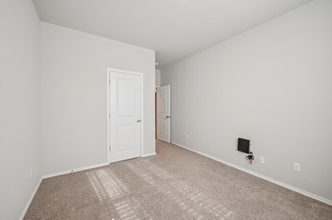 Building Photo - 4266 W Vlg Pk Dr