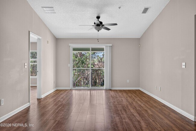 Building Photo - 7047 Deer Lodge Cir