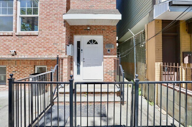Building Photo - 205 Halladay St