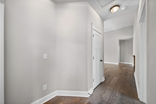 Building Photo - Spacious 4 bedroom 3 full bath home for rent!