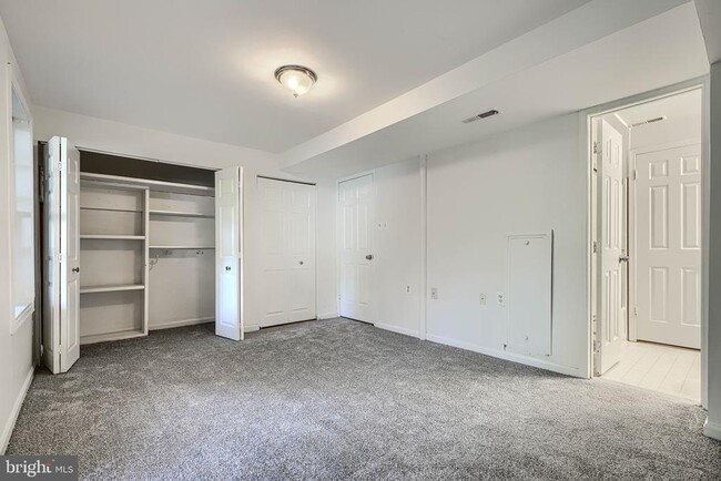 Building Photo - 28 Windersal Ln