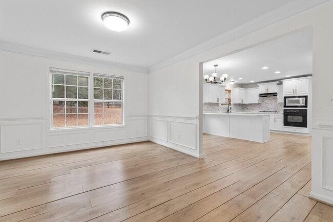 Building Photo - 45 Wyndmont Way