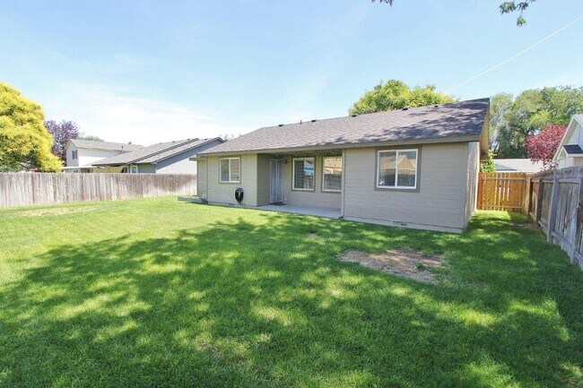 Building Photo - 705 Spruce Creek Dr