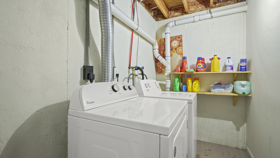 Laundry Area - 11023 Askew Ave