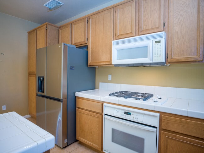 Building Photo - 42222 Revere St