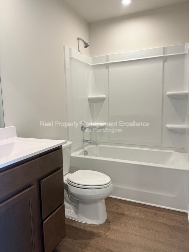 Building Photo - 372 Grand Silo Rd