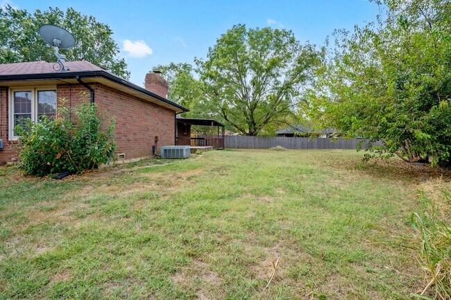 Building Photo - All-Brick Beauty on a Quiet Cul-de-Sac Nea...
