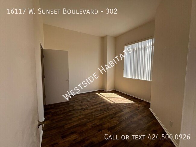 Building Photo - 16117 W Sunset Blvd