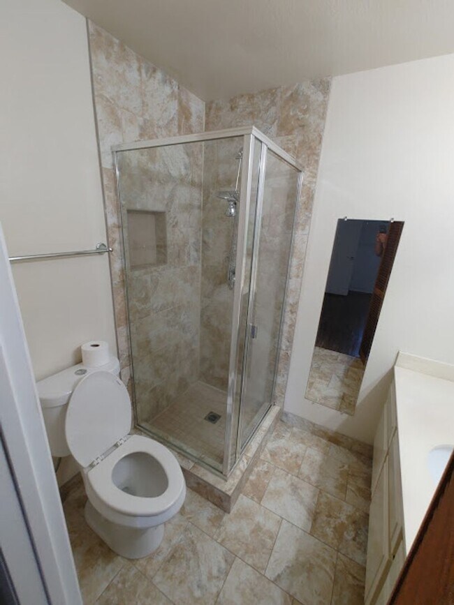 Building Photo - U{COMMING - PEACEFUL 2BD/2BA CONDO NEAR THE PARK  refrigerator