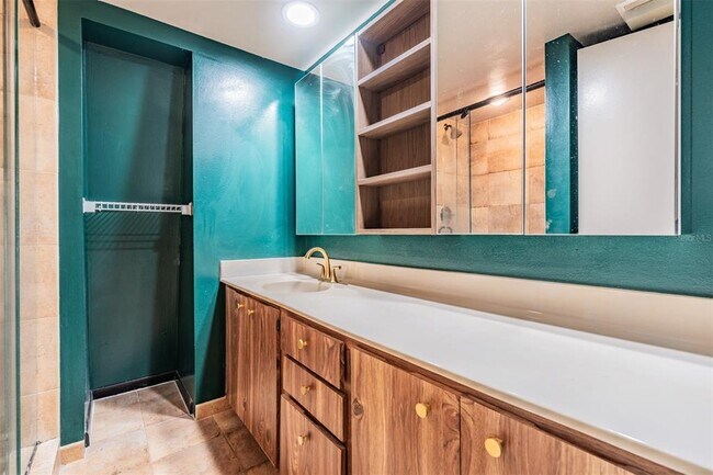 Building Photo - 2710 4th Ct