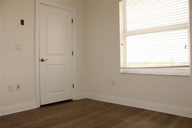 Building Photo - 2825 Terra Ceia Bay Blvd