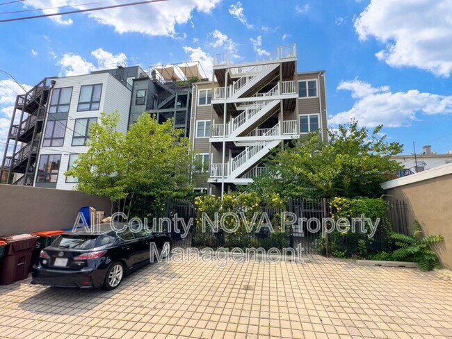 Building Photo - 3821 14th St NW