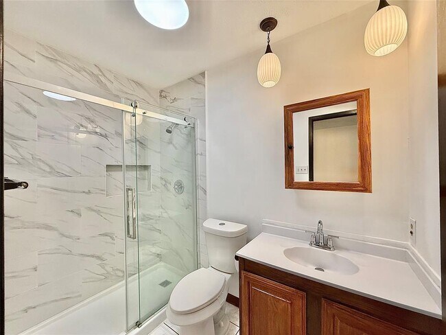 Building Photo - 7111 El Sereno Dr