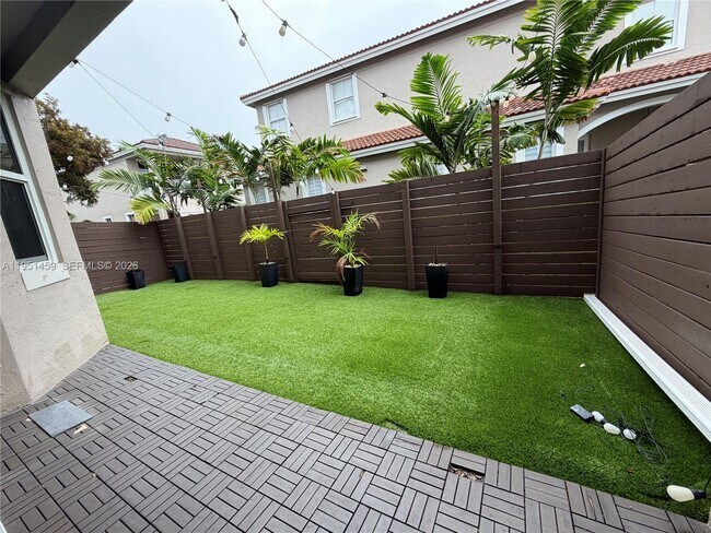 Building Photo - 8415 NW 108th Pl