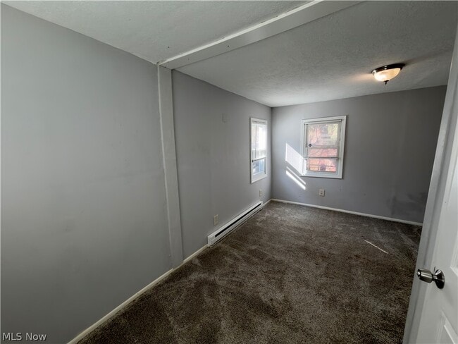 Building Photo - 142 1/2 Beaver Ct