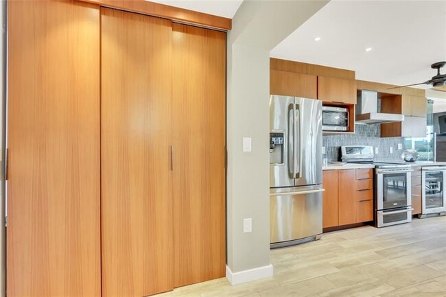 Building Photo - 1956 S Ocean Ln