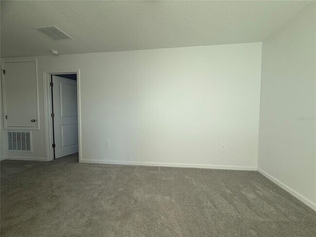 Building Photo - 3467 Howell Dr