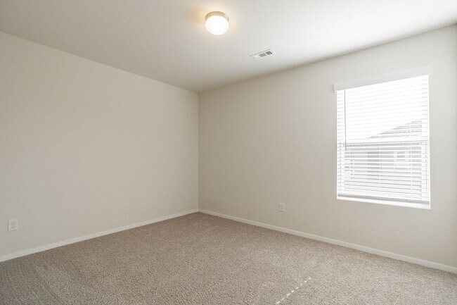 Building Photo - 3-bedroom 2 bath Home in Fayetteville!!