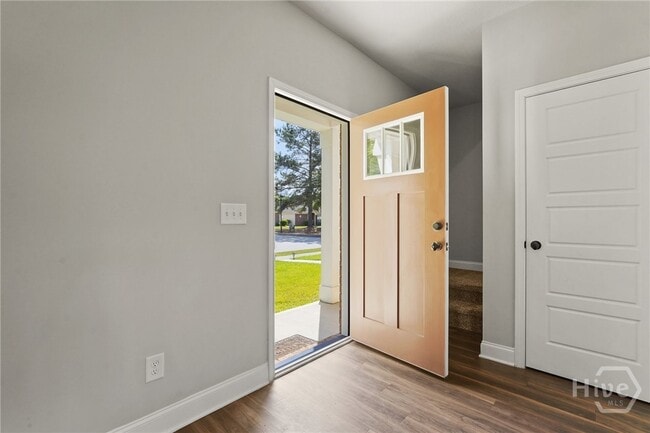 Building Photo - 504 Potter Stone Square