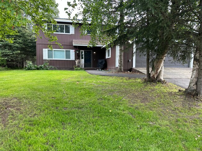 Building Photo - 1841 State St