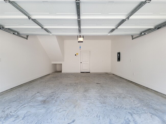 Building Photo - 1542 W Tidwell Rd