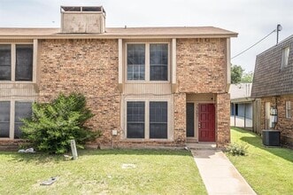 Building Photo - 2205 Chase Ct