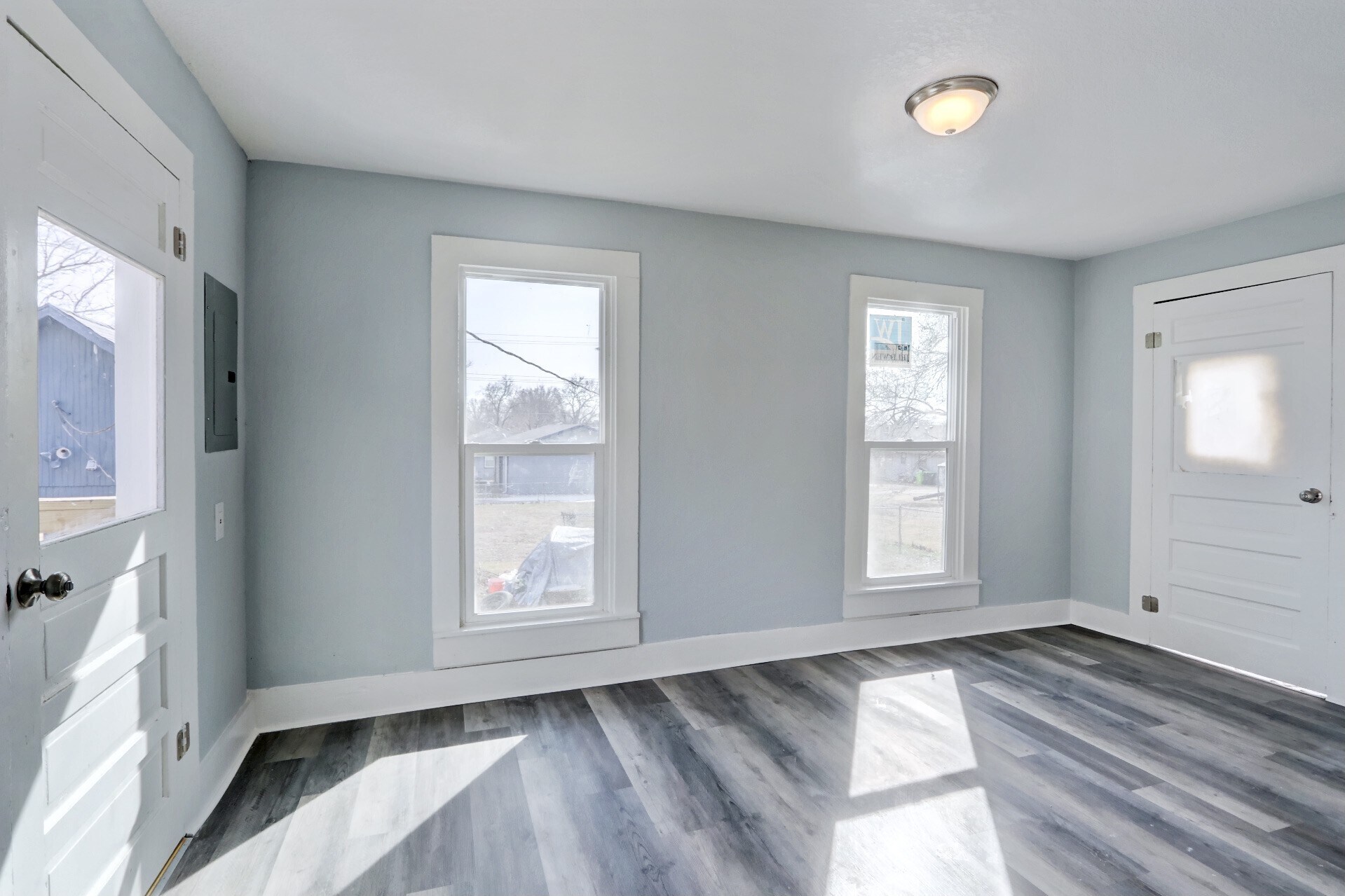 Building Photo - 505 E Wall St