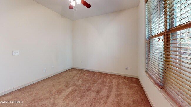 Building Photo - 45 Old Hunt Rd