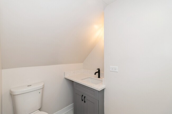 Building Photo - 5002 W Gunnison St