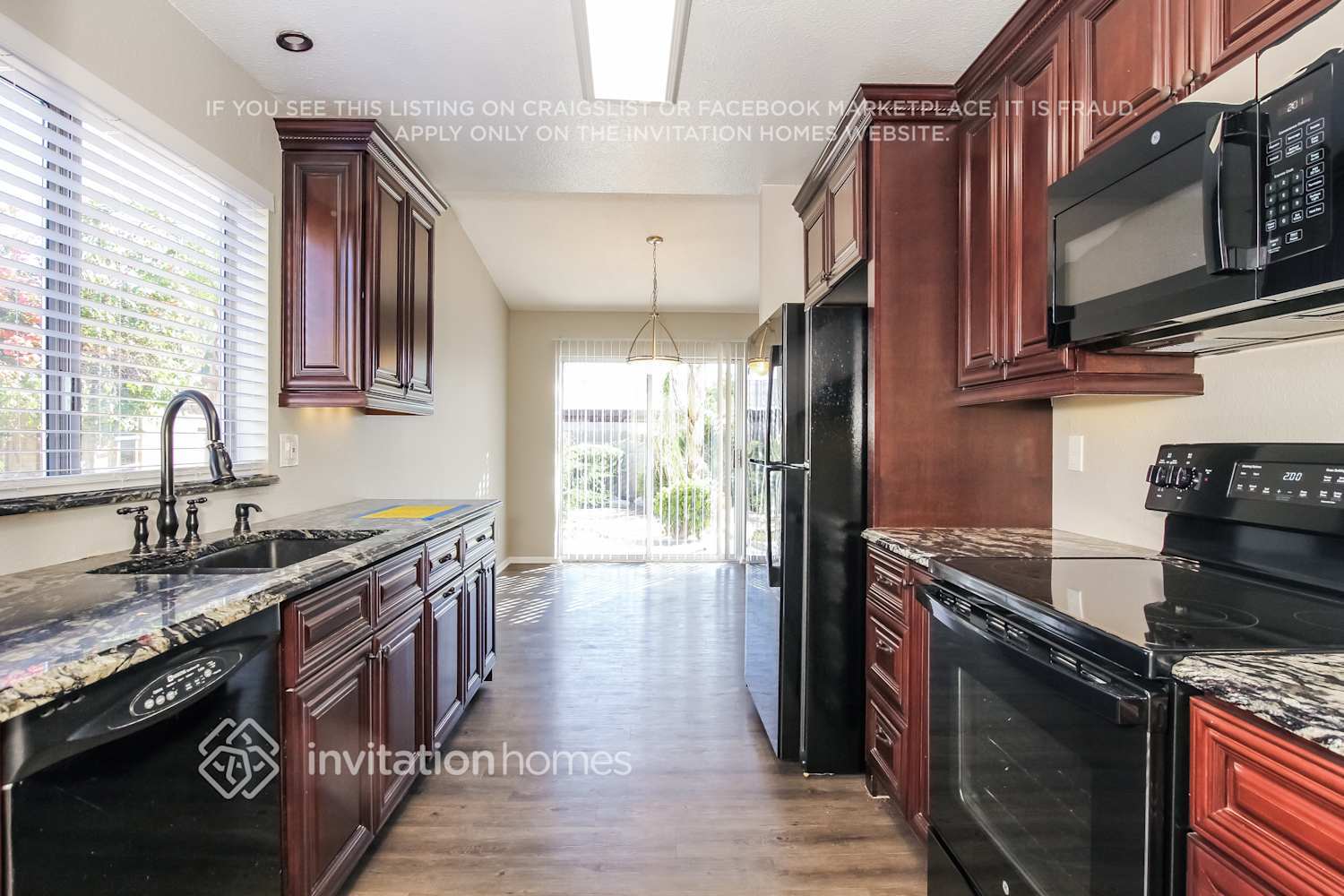 Building Photo - 10115 W Sells Dr