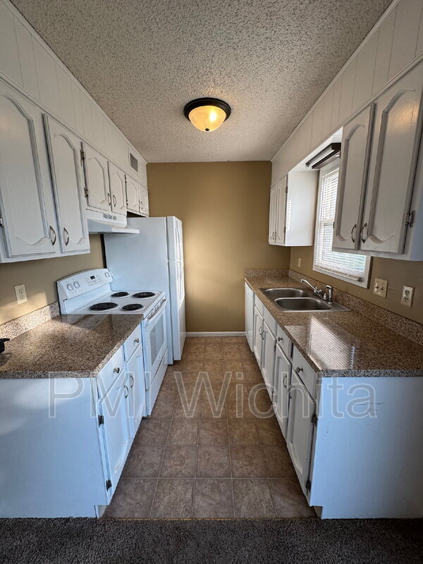 Building Photo - 6832 W Par Ln