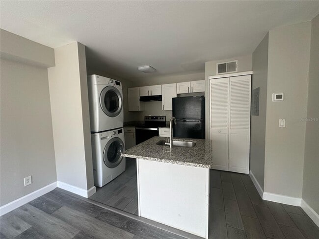 Building Photo - 4736 Walden Cir