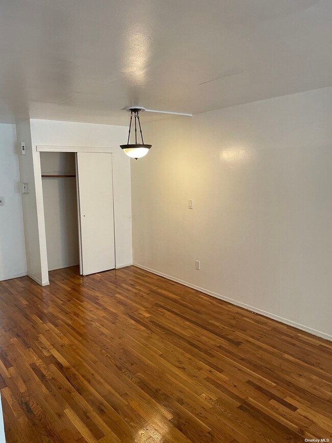Building Photo - 240-24-240-68 68th Ave