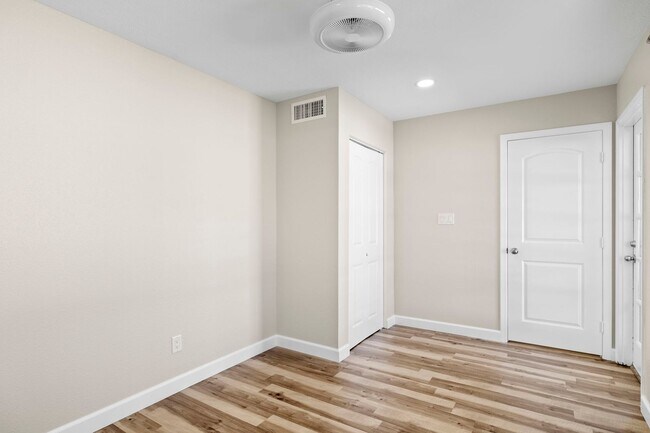 Building Photo - AMAZING ASU RENTAL CLOSE TO CAMPUS