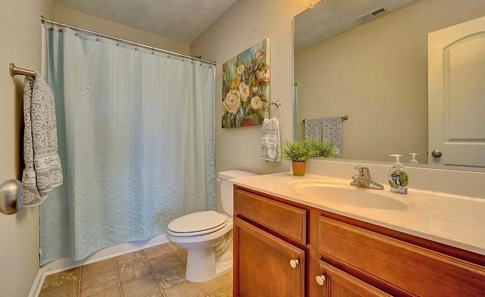 Building Photo - 561 Graphite Trl