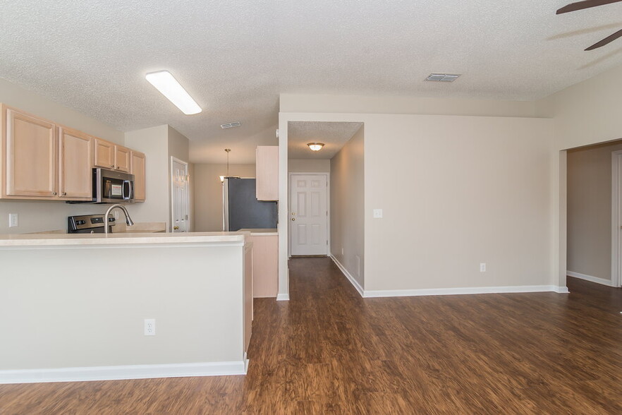 Building Photo - 1125 Buccaneer Blvd