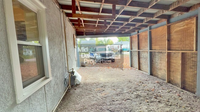 Building Photo - 216 E 11th Ave