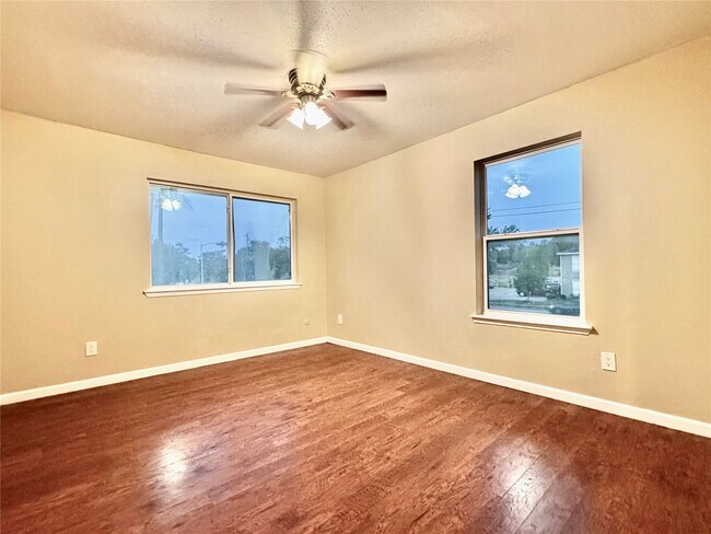 Building Photo - 5800 Lumberdale Rd