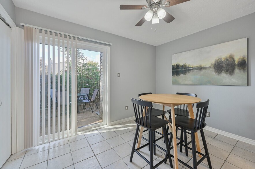 Building Photo - 1902 Dartmouth St