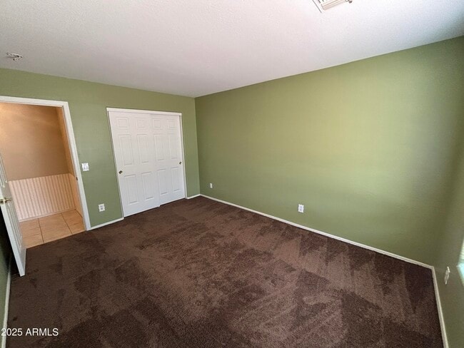 Building Photo - 13444 W Paradise Ln