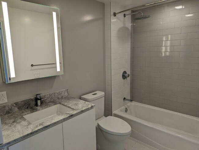 Building Photo - 2159