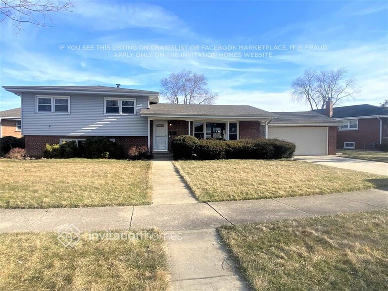 Primary Photo - 4628 W 101st St