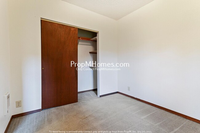 Building Photo - 1102 SE Umatilla St