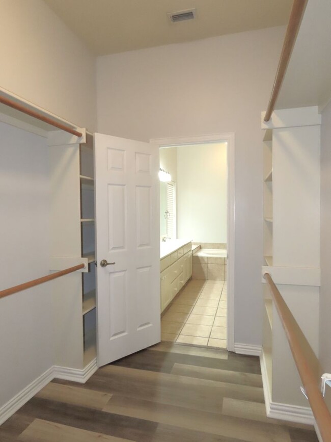 Building Photo - Coming Soon!!! South Tyler, Stunning 4 Bed...