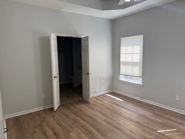 Building Photo - Nice 3 Bed 2 bath Home Available! Schedule...