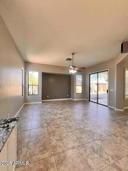 Building Photo - 1683 S Heritage Dr
