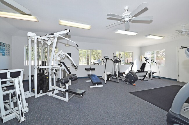 Building Photo - Fashion Valley 2Br/2Ba Condo with 2 car ga...
